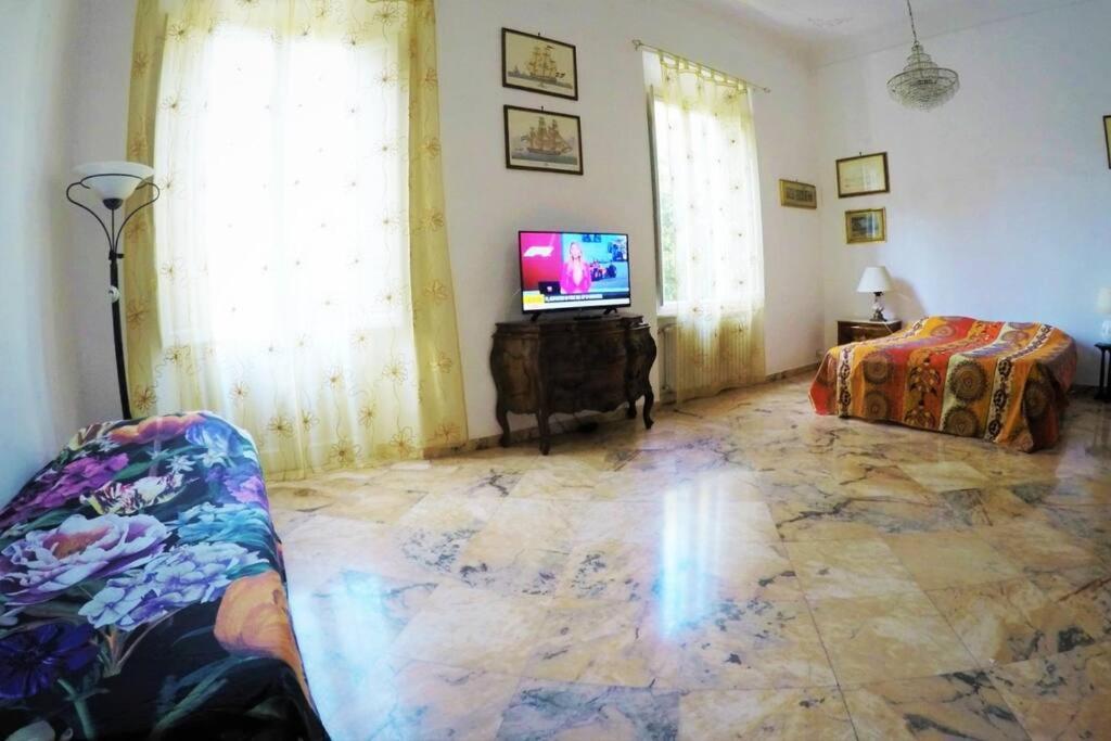 Gabry'S Home Three-Bedroom Big Apartment Near City Center & Train Station To Pisa And Florence & Ferries To Sardegna Corsica Livorno Exteriér fotografie
